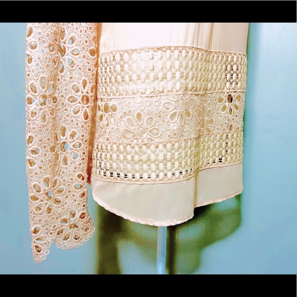 ALTAR D’ STATE Womens Cream Crochet Blouse - Picture 3 of 5